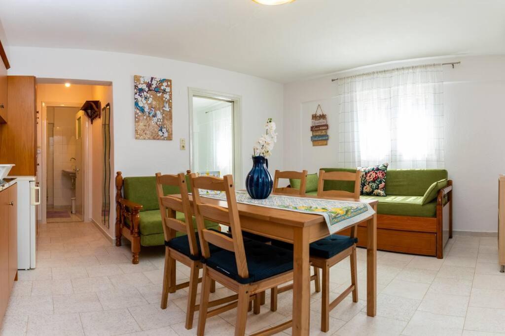 Central Little Home Kalampáka Luaran gambar